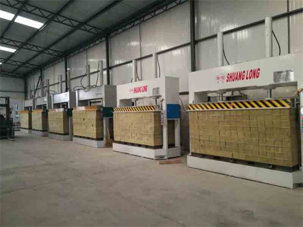 保溫板生產車間